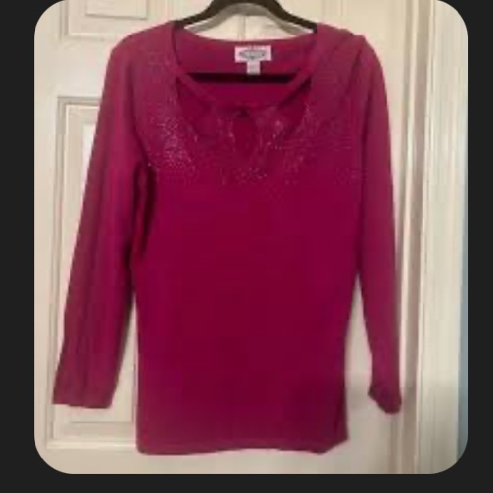 Oliver by Escio Magenta sweater with cut outs NWT size Medium